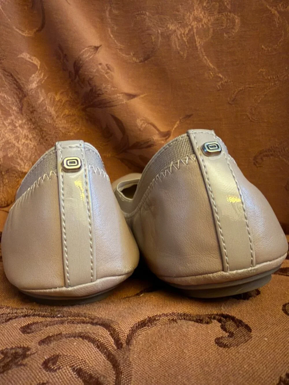 Bandolino Nude/Tan Leather Ballet Flats Sz 9